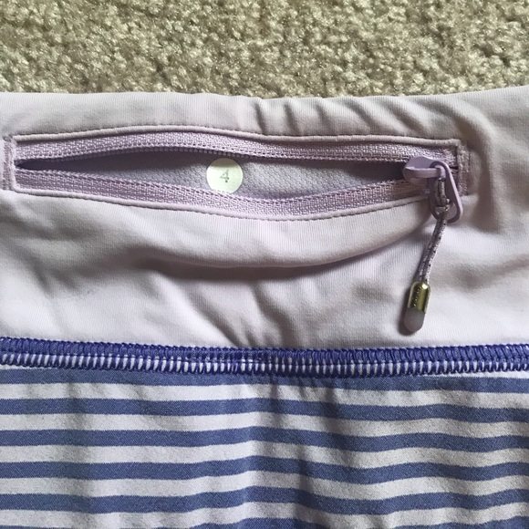 ⭐️4/$20⭐️Lululemon Speed Short Size 4 - Picture 3 of 3